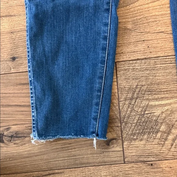Madewell Distressed Blue Ankle Jeans - Picture 6 of 9